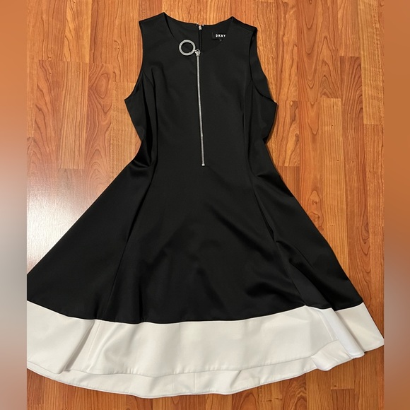 Black and white sleeveless a-line DKNY dress - Picture 1 of 2